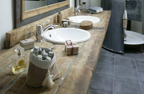 rustic-bathroom-reclaimed-wood